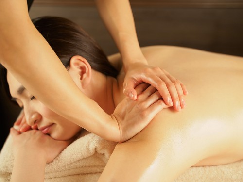 福岡天神博多！男性セラピストの出張マッサージ　スマイル福岡 ロゴ