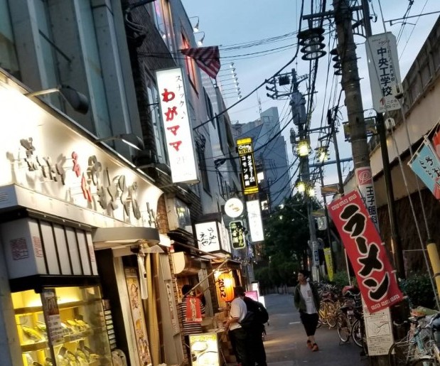 駅から激近!歌が溢れる楽しいお店!